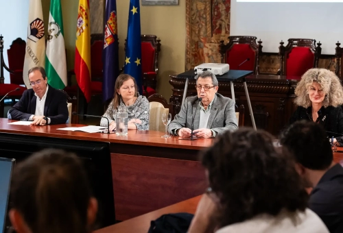 Las actividades del Centenario del poeta Manuel Álvarez Ortega acrecientan en Europa el interés por su obra literaria Las actividades del Centenario del poeta Manuel Álvarez Ortega acrecientan en Europa el interés por su obra literaria