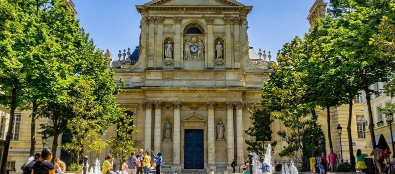 La Universidad de La Sorbona de París rinde homenaje al poeta español Manuel Álvarez Ortega